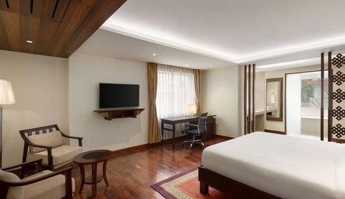 Deluxe Room, 1 King Bed