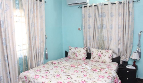 Room (Pacific)