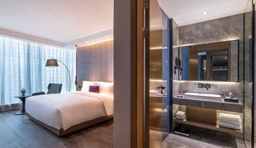 Standard Room, 1 King Bed