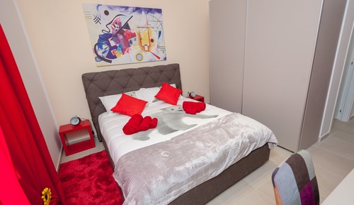Double Room, 1 Queen Bed, Private Bathroom (Rubino)
