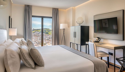Deluxe Room, Pool View