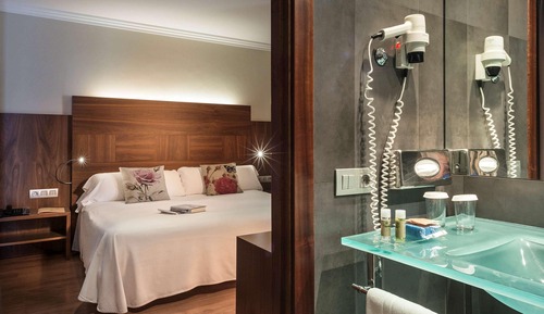 Superior Room, 1 Queen Bed