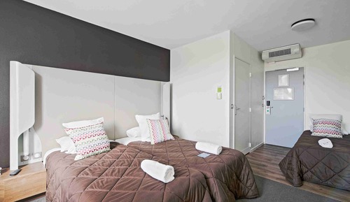 Next Generation, Room, 3 Twin Beds