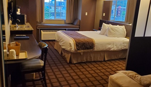 Suite, 1 Queen Bed with Sofa bed, Accessible, Non Smoking