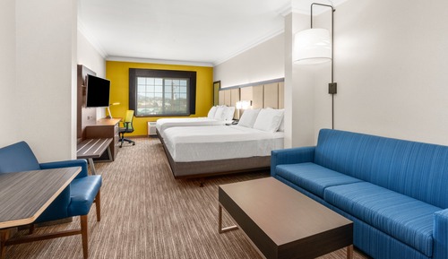 Suite, 2 Queen Beds (No Pets Allowed)