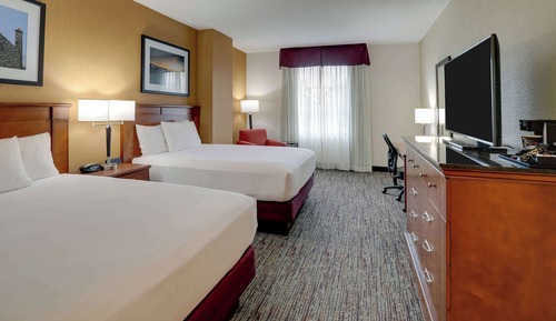 Deluxe Room, 2 Queen Beds, Accessible, Refrigerator & Microwave (Tub, Upper Floor)