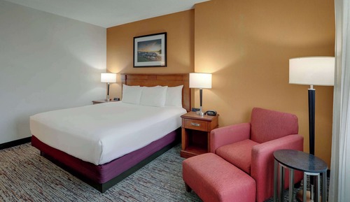 Deluxe Room, 1 King Bed, Refrigerator & Microwave (Upper Floor)