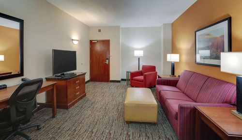 Suite, 2 Queen Beds, Refrigerator & Microwave (Upper Floor)