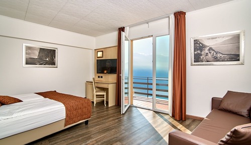 Classic Room, Lake View