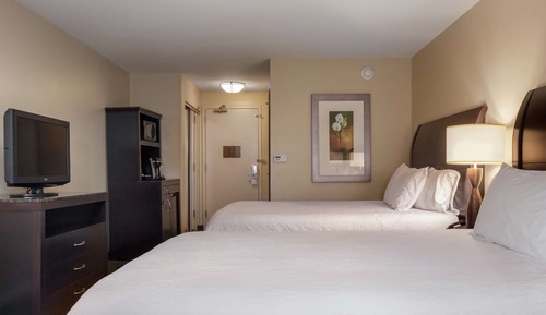 Room, 2 Queen Beds, Accessible, Bathtub (Mobility & Hearing)