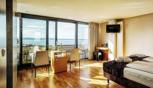 Junior Suite, Lake View