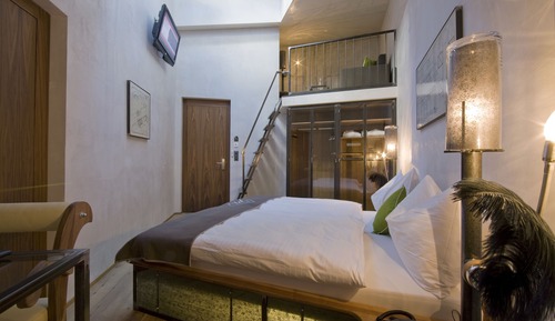 Skylight with ceiling windows only