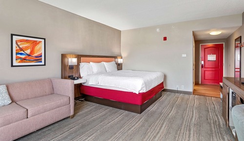 One King Bed Non-Smoking