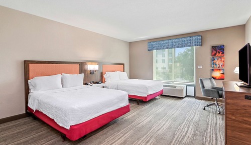 Room, 2 Queen Beds, Accessible, Bathtub