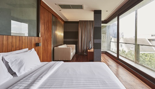 Suite, 1 King Bed, Balcony (Suite)