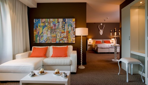 Deluxe Suite, 1 Queen Bed, Bathtub