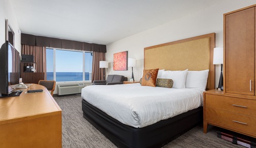Deluxe Room, 1 King Bed, Ocean View, Oceanfront