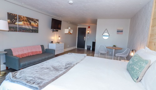 King Balcony Room
