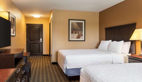 Two queen beds non smoking