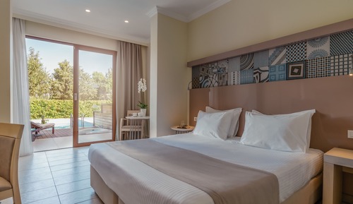 Suite, Jetted Tub, Garden View (Private Pool)