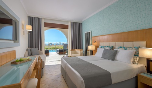 Superior Double Room, Private Pool, Beach View