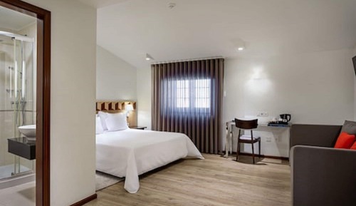 Double Room (I)
