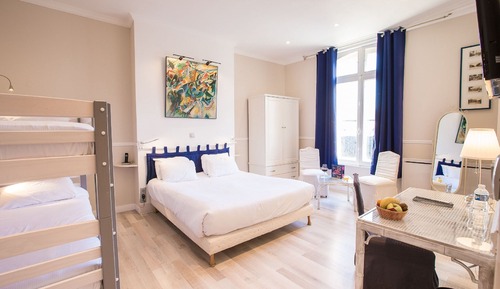 Family Room, Multiple Beds