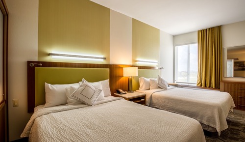 Suite, Multiple Beds (Mobility/Hearing Access, Roll-In Shwr)
