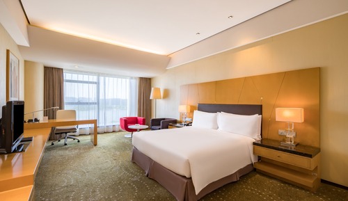 Standard Room, 1 King Bed, Club Lounge Access