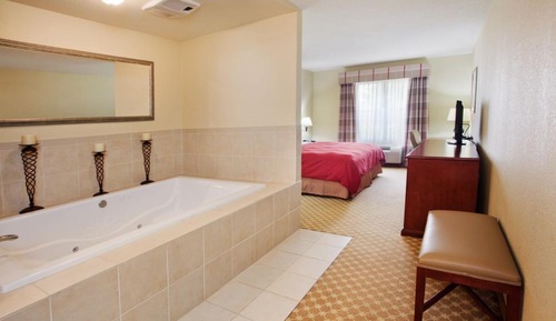 Suite, 1 King Bed, Non Smoking, Jetted Tub