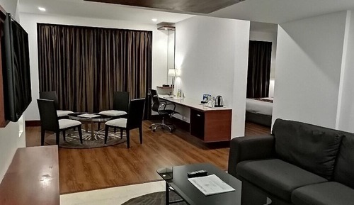 Luxury Suite