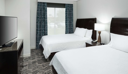 Two queens evolution junior suite