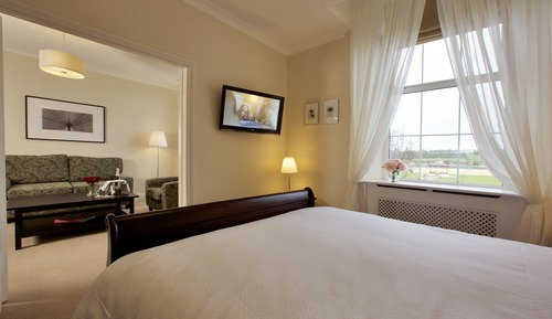 Deluxe Suite, 1 Queen Bed, Sea View