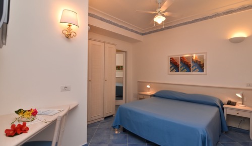 Romantic Suite, 2 Bedrooms, Non Smoking, Sea View (StellaSolaris)