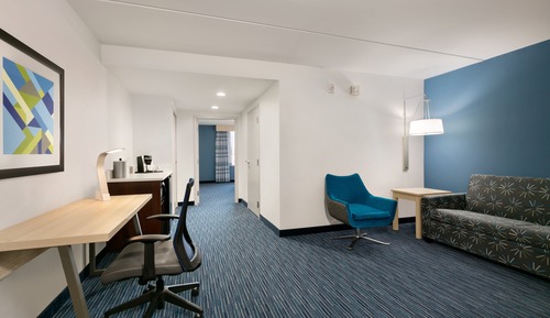 Suite, 1 Bedroom, Accessible (Communications)