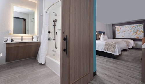 Room, 2 Queen Beds, Accessible, Non Smoking
