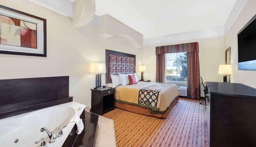 Suite, 1 King Bed, Non Smoking, Hot Tub