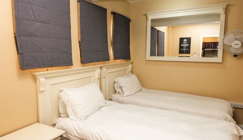 Suite, 2 Bedrooms (Double Bed and 2 Single Beds)