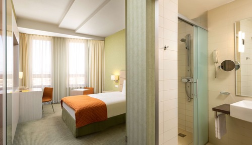 Standard Room, 1 Queen Bed