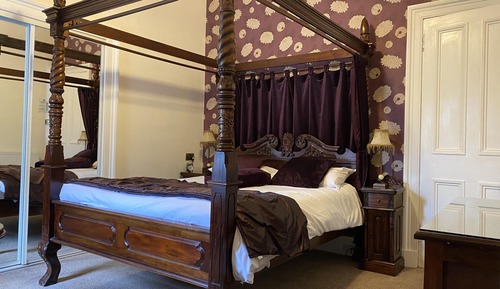 Deluxe Double Room, Ensuite, City View (Four Poster)