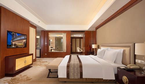 Deluxe Suite