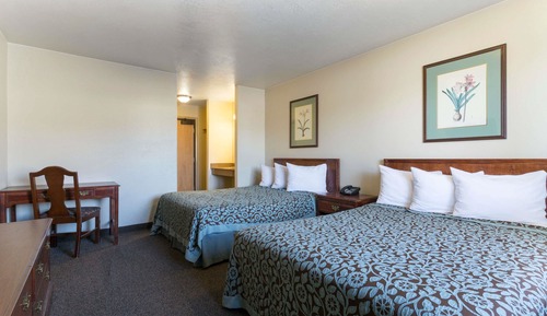 Standard Room, 2 Queen Beds