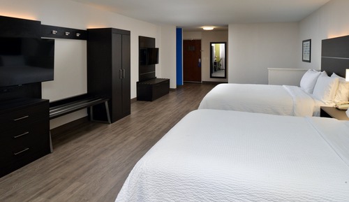 Suite, 2 Double Beds, Accessible (Mobility, Accessible Tub)