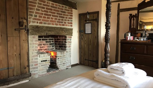 Double Room (Room 3)