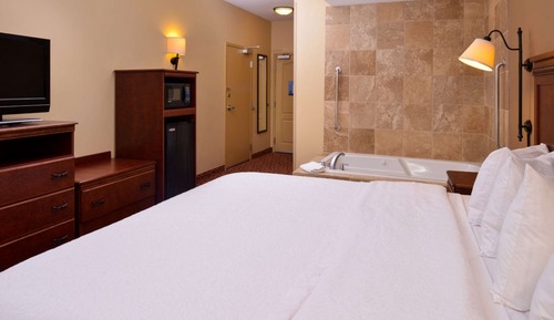 Studio, One King Bed, Non-Smoking