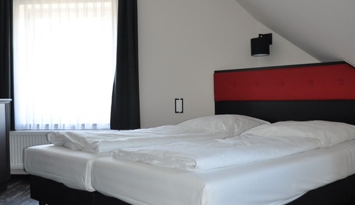 Deluxe Suite, 1 Bedroom, Bathtub, Resort View