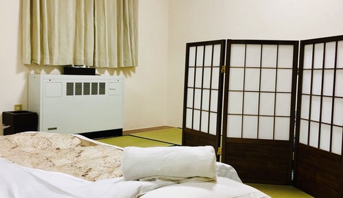 Shared Dormitory, Women only