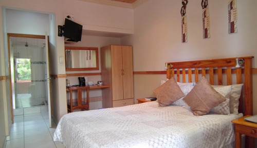 Classic Double Room, 1 Bedroom, Smoking, Partial Ocean View