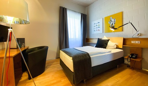 Single Room, 1 Large Twin Bed, Non Smoking