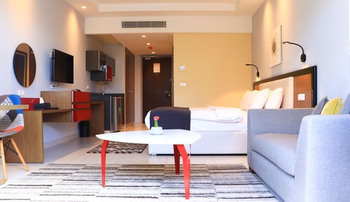 Junior Studio Suite, 1 King Bed, Sea View